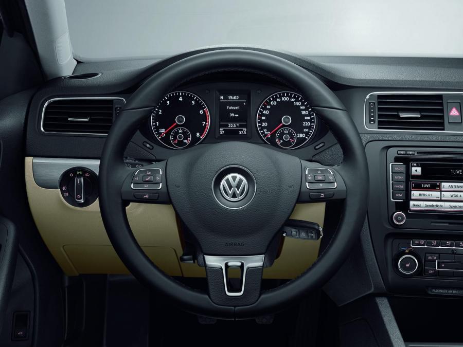  Volkswagen Jetta 2011 года  (EU) (фото 2 из 6)